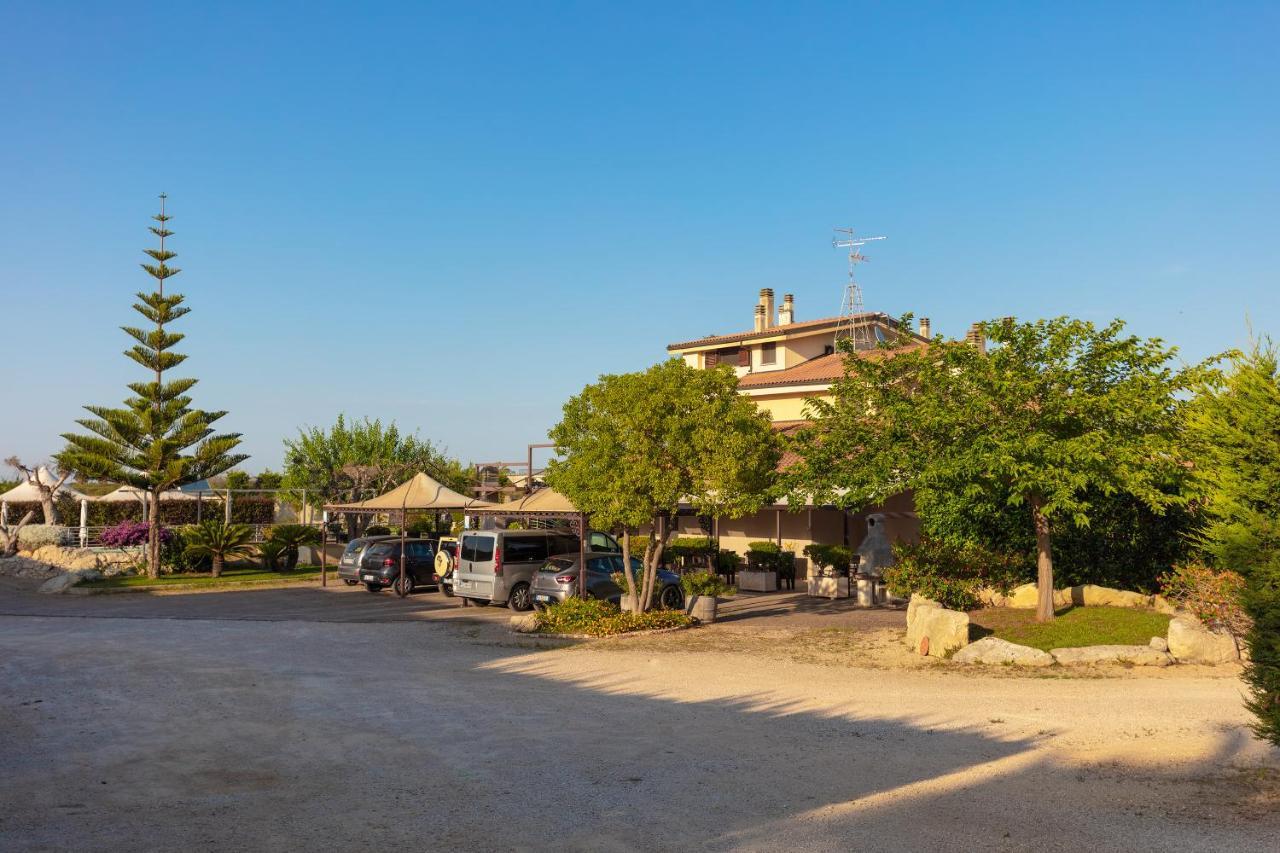 Bed & Breakfast Giardini Di Marzo Lecce Exteriör bild